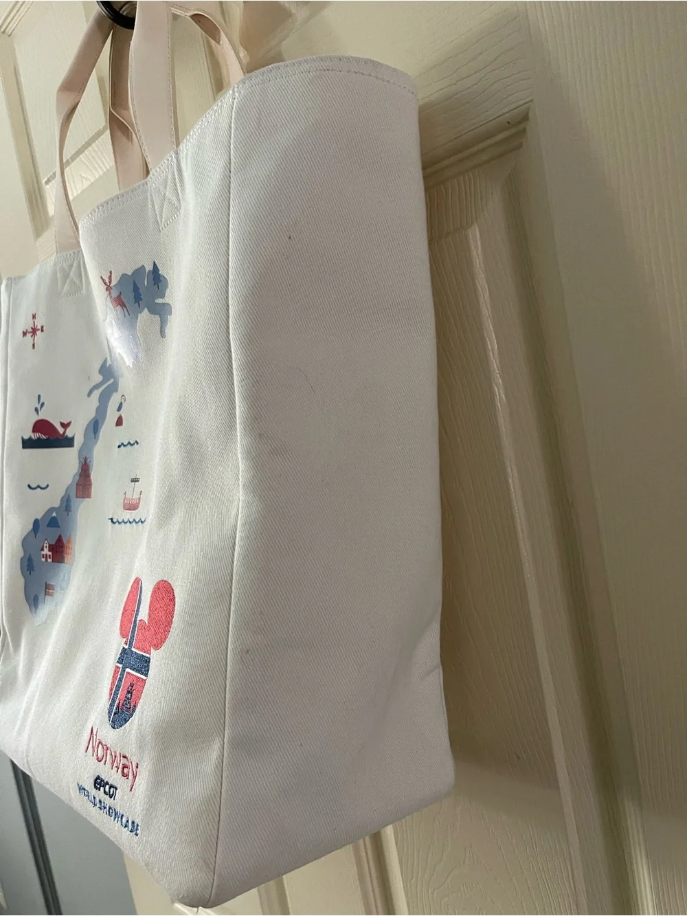 Disney Norway EPCOT World Showcase Canvas Tote - Picture 4 of 10